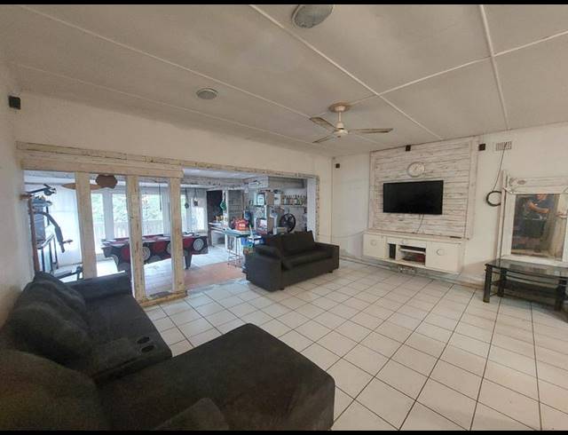 3 BEDROOM HOUSE FOR SALE IN UVONGO